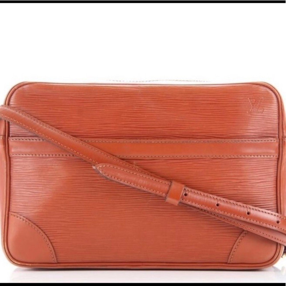 ✨SOLD✨AUTHENTIC LOUIS VUITTON EPI TROCADERO✨